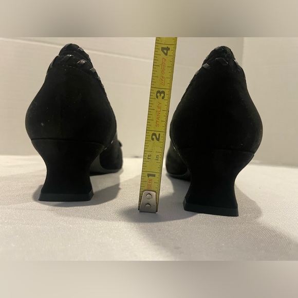 STUART WEITZMAN Black Suede Tassel Heels Women’s Size 6 - Picture 4 of 5